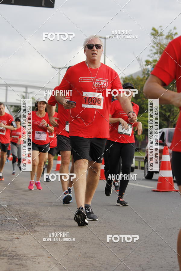 Buy your photos of the eventSantander Track & Field Run Series - Shopping Tambor on Fotop