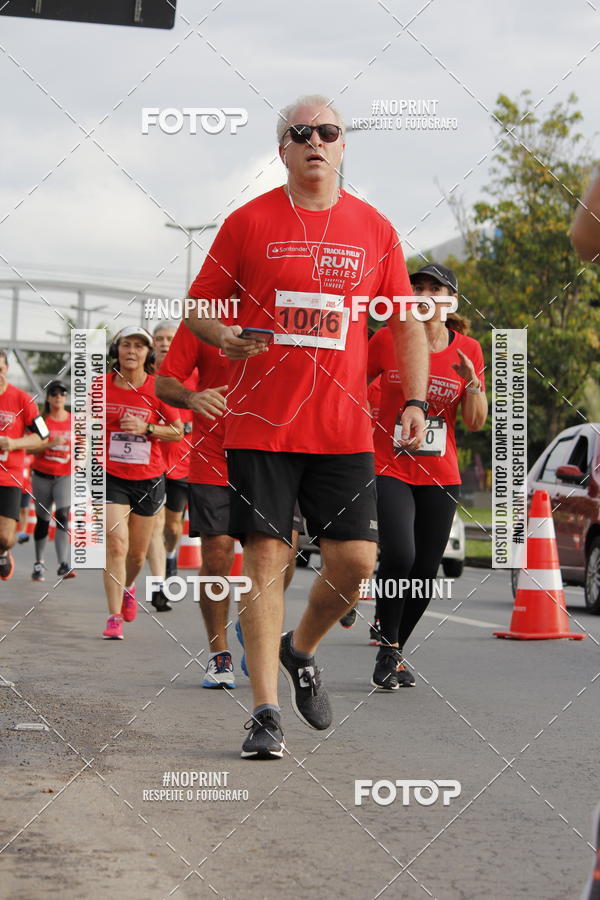 Buy your photos of the eventSantander Track & Field Run Series - Shopping Tambor on Fotop