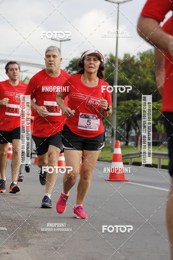 Buy your photos of the eventSantander Track & Field Run Series - Shopping Tambor on Fotop