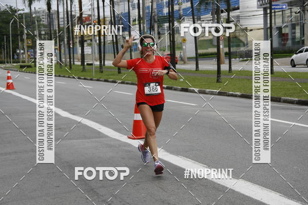 Buy your photos of the eventSantander Track & Field Run Series - Shopping Tambor on Fotop