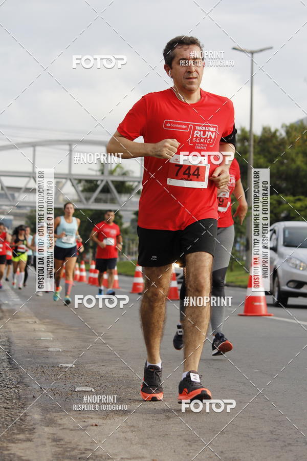 Buy your photos of the eventSantander Track & Field Run Series - Shopping Tambor on Fotop