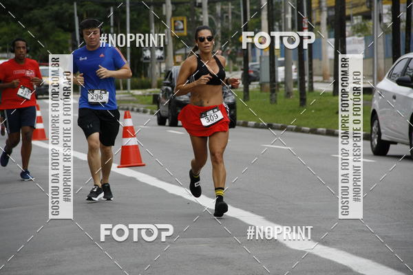 Buy your photos of the eventSantander Track & Field Run Series - Shopping Tambor on Fotop