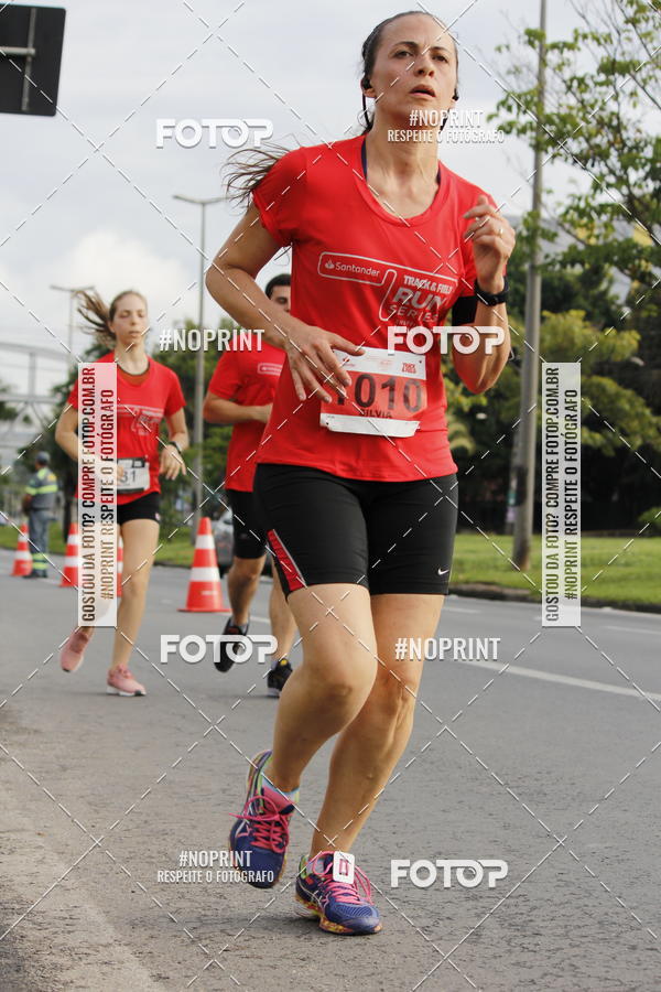 Buy your photos of the eventSantander Track & Field Run Series - Shopping Tambor on Fotop