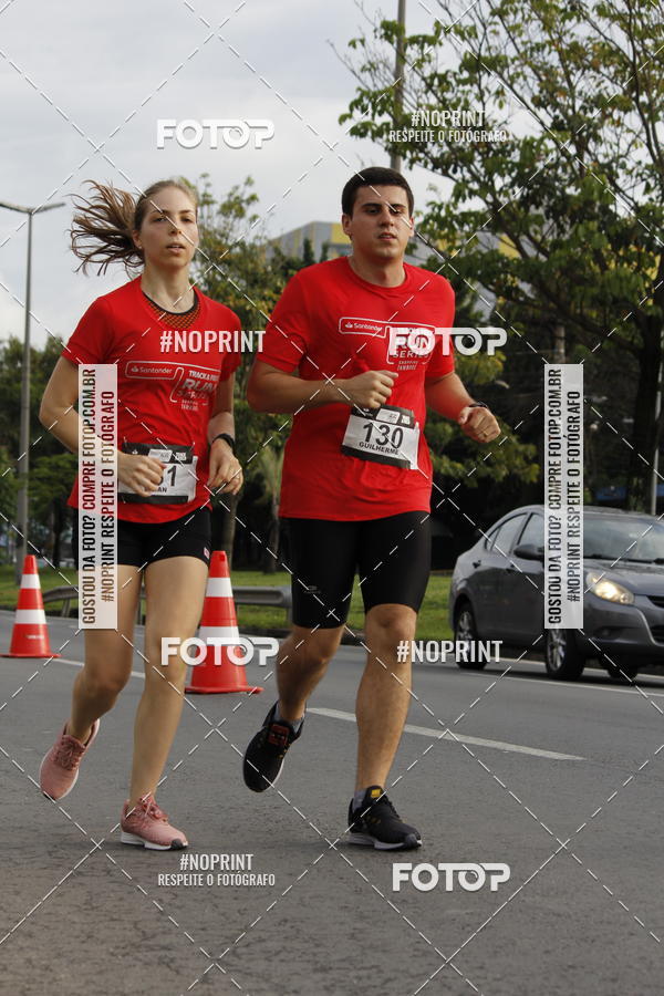 Buy your photos of the eventSantander Track & Field Run Series - Shopping Tambor on Fotop