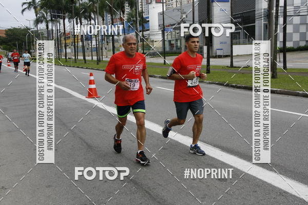 Buy your photos of the eventSantander Track & Field Run Series - Shopping Tambor on Fotop