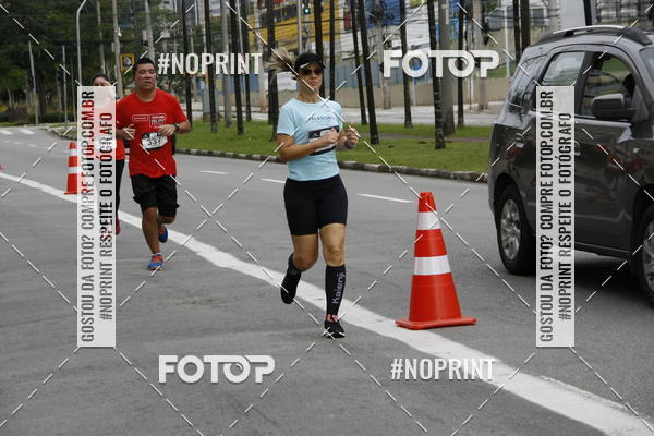 Buy your photos of the eventSantander Track & Field Run Series - Shopping Tambor on Fotop