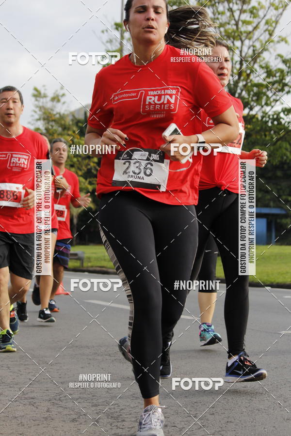 Buy your photos of the eventSantander Track & Field Run Series - Shopping Tambor on Fotop