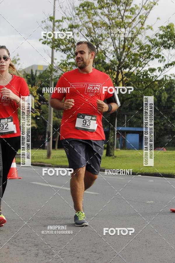 Buy your photos of the eventSantander Track & Field Run Series - Shopping Tambor on Fotop