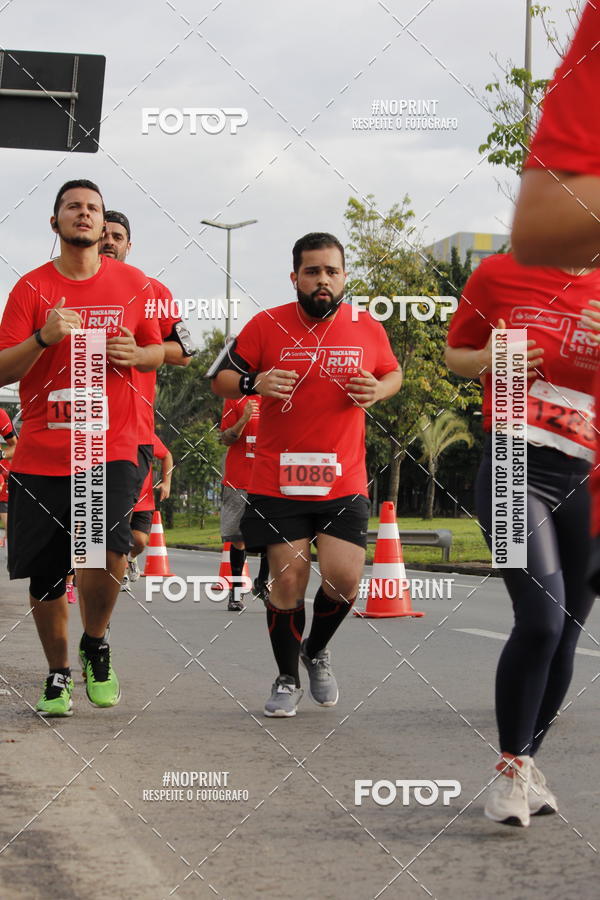 Buy your photos of the eventSantander Track & Field Run Series - Shopping Tambor on Fotop