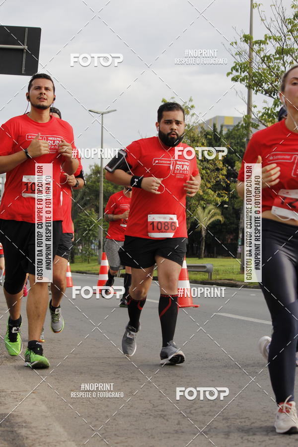 Buy your photos of the eventSantander Track & Field Run Series - Shopping Tambor on Fotop