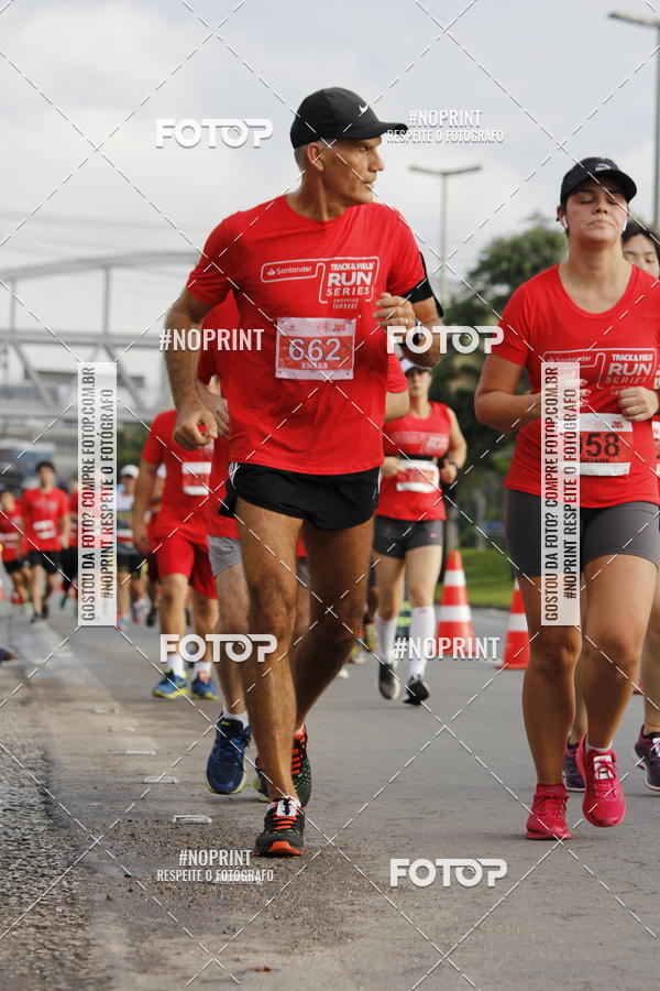 Buy your photos of the eventSantander Track & Field Run Series - Shopping Tambor on Fotop