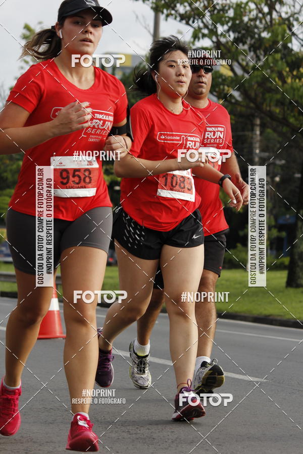 Buy your photos of the eventSantander Track & Field Run Series - Shopping Tambor on Fotop