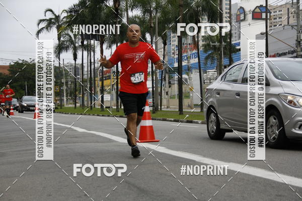 Buy your photos of the eventSantander Track & Field Run Series - Shopping Tambor on Fotop