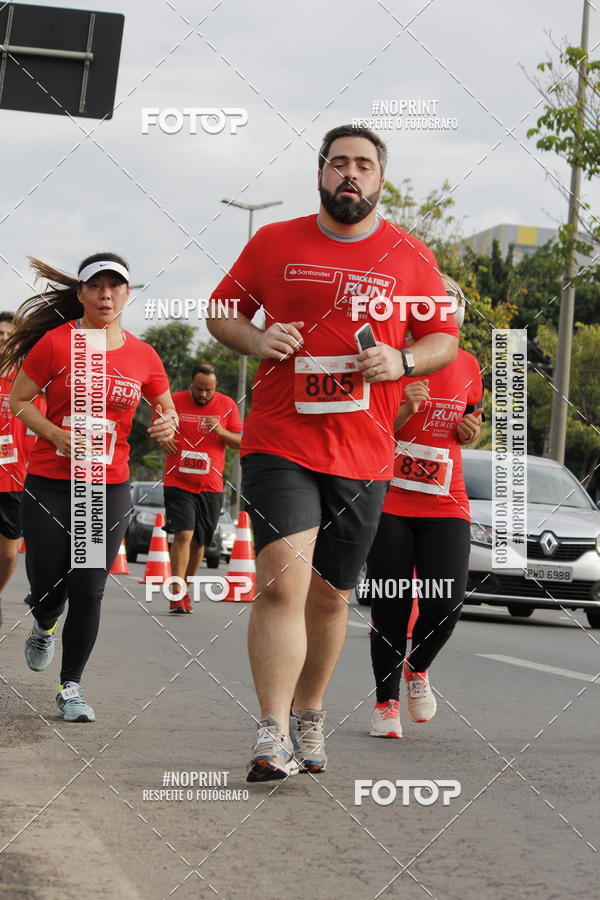 Buy your photos of the eventSantander Track & Field Run Series - Shopping Tambor on Fotop