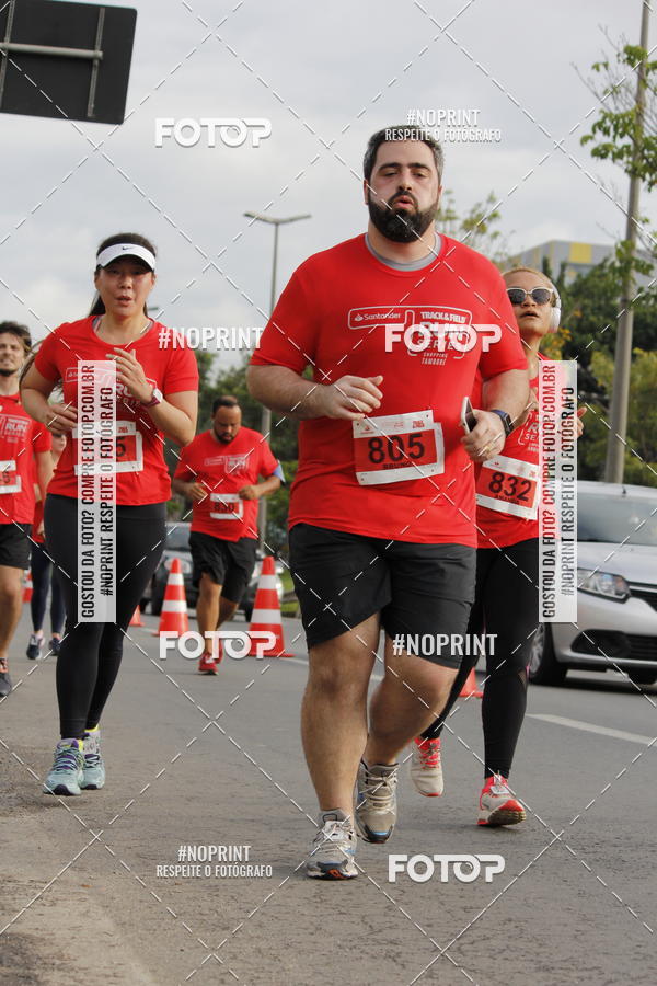 Buy your photos of the eventSantander Track & Field Run Series - Shopping Tambor on Fotop