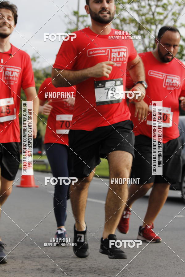 Buy your photos of the eventSantander Track & Field Run Series - Shopping Tambor on Fotop
