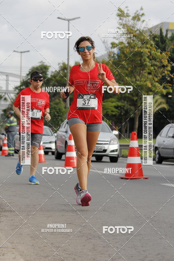 Buy your photos of the eventSantander Track & Field Run Series - Shopping Tambor on Fotop