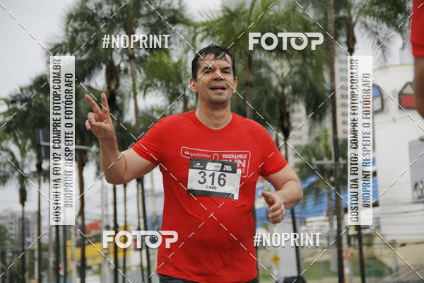 Buy your photos of the eventSantander Track & Field Run Series - Shopping Tambor on Fotop