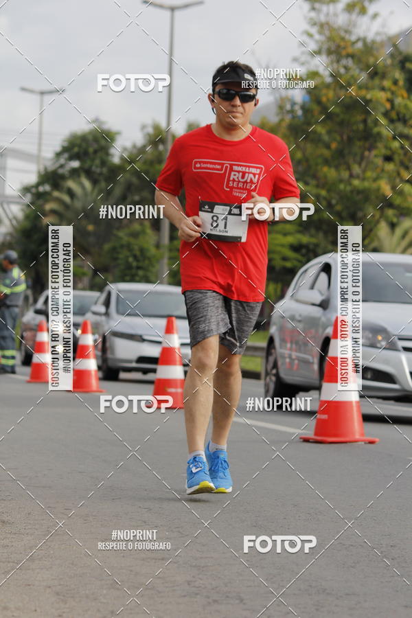 Buy your photos of the eventSantander Track & Field Run Series - Shopping Tambor on Fotop