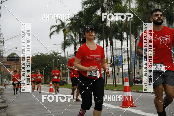 Buy your photos of the eventSantander Track & Field Run Series - Shopping Tambor on Fotop