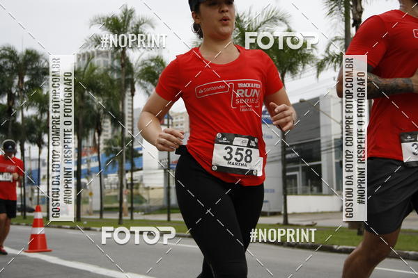 Buy your photos of the eventSantander Track & Field Run Series - Shopping Tambor on Fotop