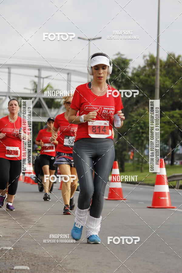 Buy your photos of the eventSantander Track & Field Run Series - Shopping Tambor on Fotop