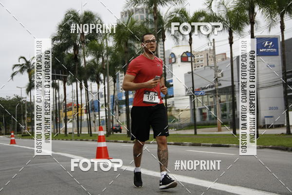 Buy your photos of the eventSantander Track & Field Run Series - Shopping Tambor on Fotop