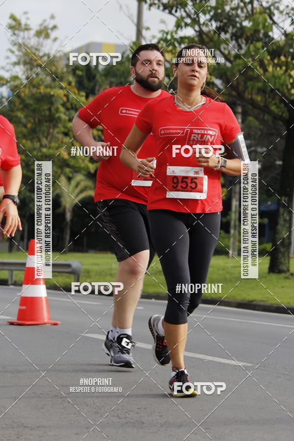 Buy your photos of the eventSantander Track & Field Run Series - Shopping Tambor on Fotop