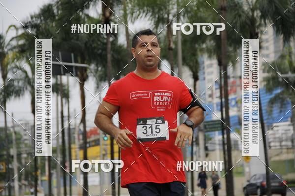 Buy your photos of the eventSantander Track & Field Run Series - Shopping Tambor on Fotop