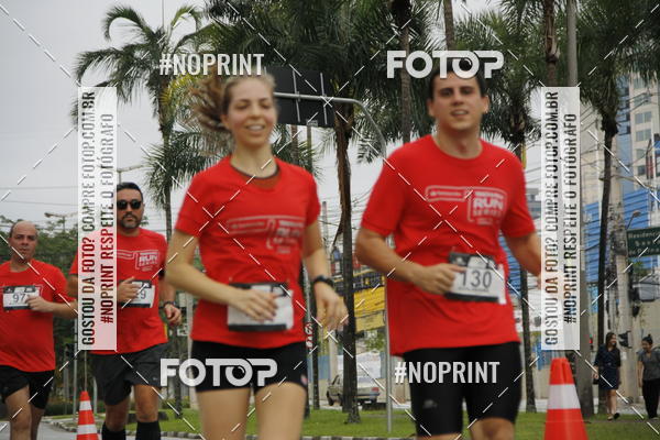Buy your photos of the eventSantander Track & Field Run Series - Shopping Tambor on Fotop