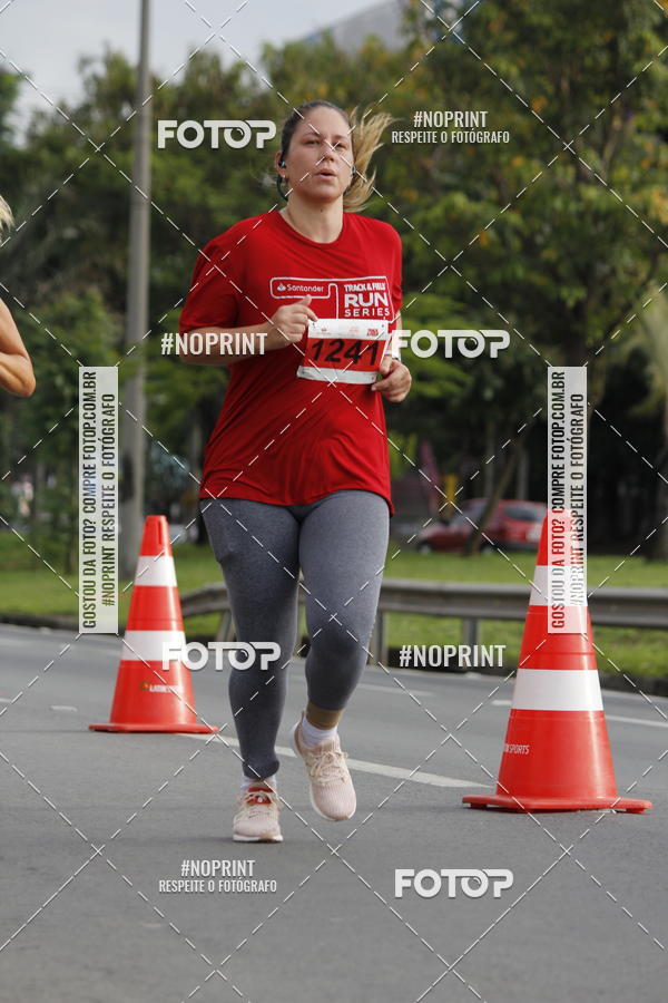 Buy your photos of the eventSantander Track & Field Run Series - Shopping Tambor on Fotop