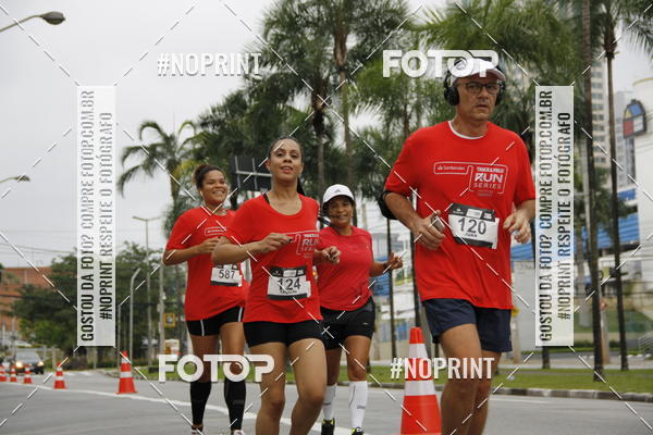 Buy your photos of the eventSantander Track & Field Run Series - Shopping Tambor on Fotop