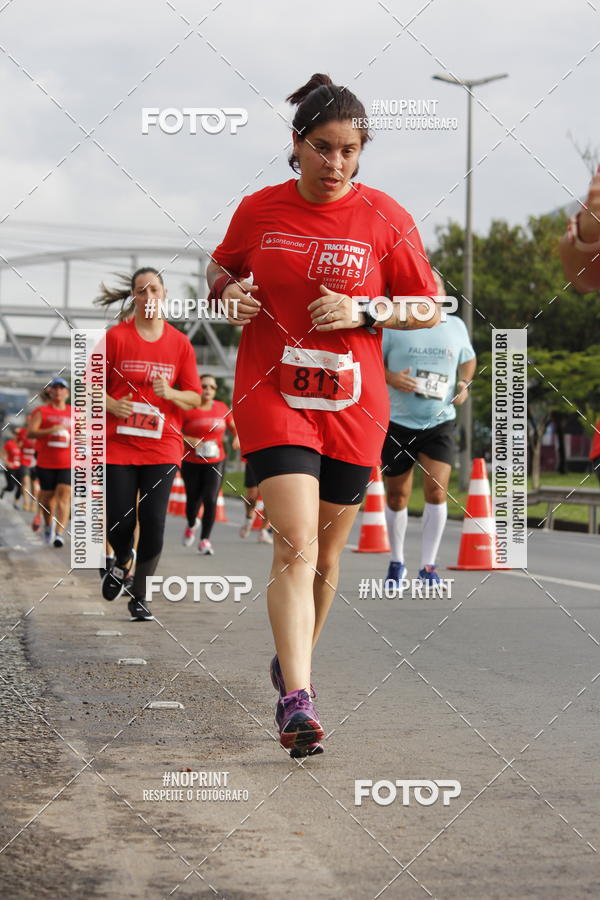 Buy your photos of the eventSantander Track & Field Run Series - Shopping Tambor on Fotop