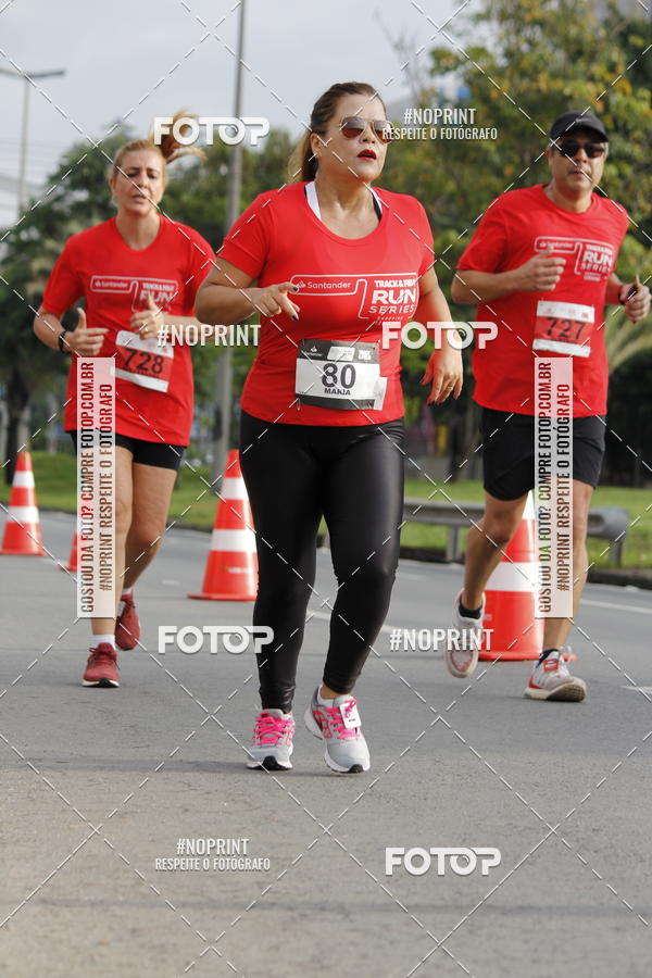Buy your photos of the eventSantander Track & Field Run Series - Shopping Tambor on Fotop
