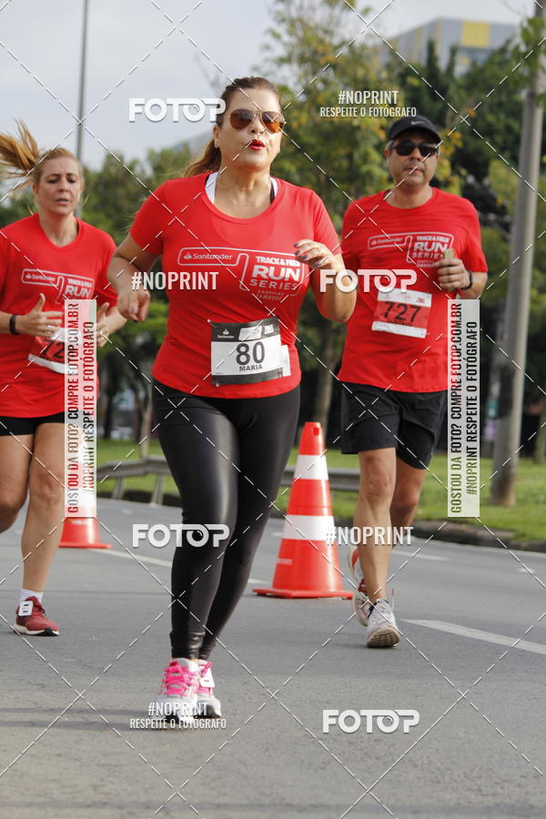 Buy your photos of the eventSantander Track & Field Run Series - Shopping Tambor on Fotop