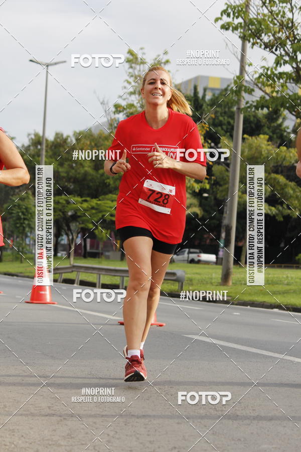 Buy your photos of the eventSantander Track & Field Run Series - Shopping Tambor on Fotop