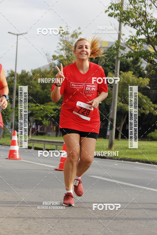 Buy your photos of the eventSantander Track & Field Run Series - Shopping Tambor on Fotop