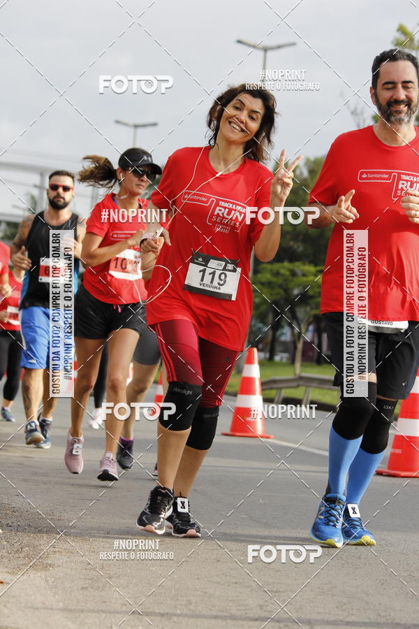 Buy your photos of the eventSantander Track & Field Run Series - Shopping Tambor on Fotop