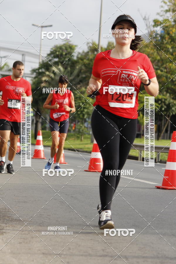 Buy your photos of the eventSantander Track & Field Run Series - Shopping Tambor on Fotop