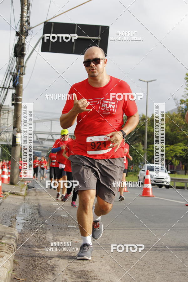 Buy your photos of the eventSantander Track & Field Run Series - Shopping Tambor on Fotop