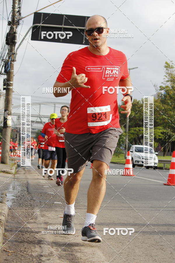 Buy your photos of the eventSantander Track & Field Run Series - Shopping Tambor on Fotop