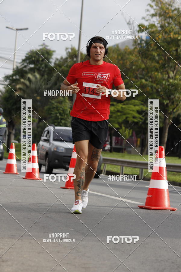 Buy your photos of the eventSantander Track & Field Run Series - Shopping Tambor on Fotop