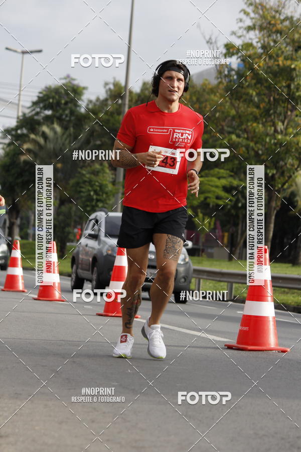 Buy your photos of the eventSantander Track & Field Run Series - Shopping Tambor on Fotop
