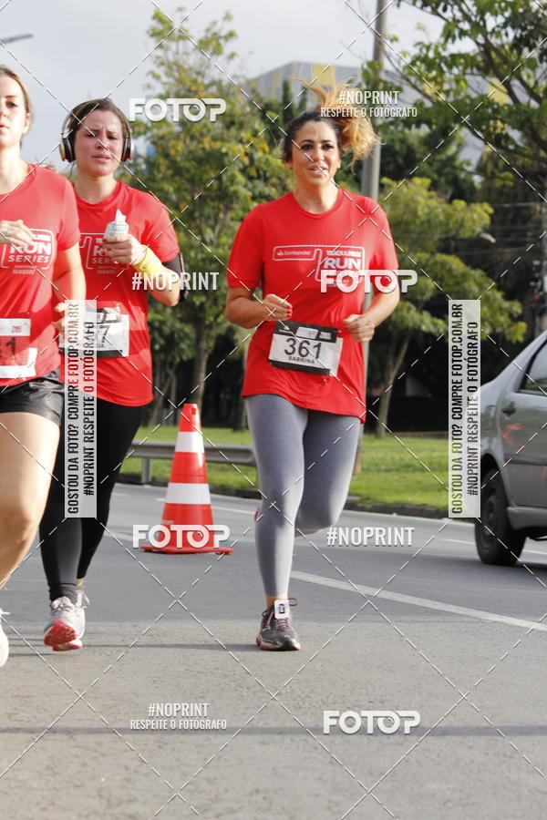 Buy your photos of the eventSantander Track & Field Run Series - Shopping Tambor on Fotop