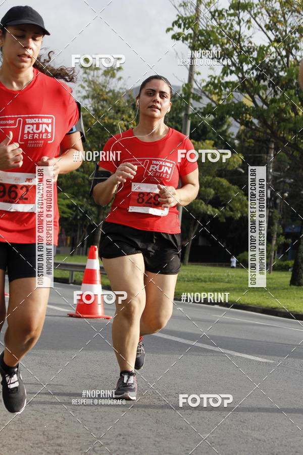 Buy your photos of the eventSantander Track & Field Run Series - Shopping Tambor on Fotop
