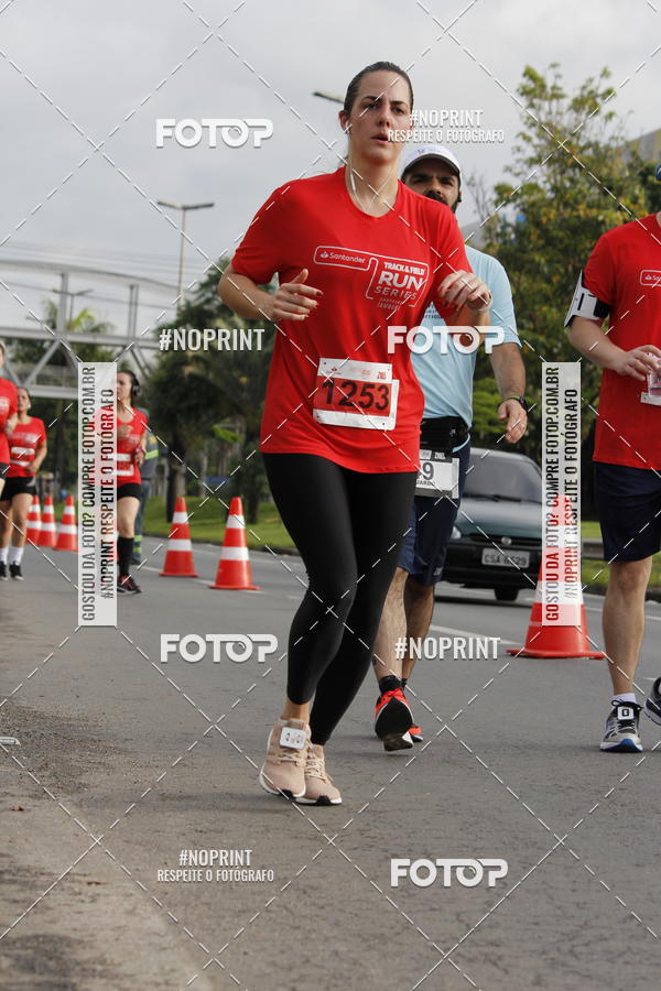 Buy your photos of the eventSantander Track & Field Run Series - Shopping Tambor on Fotop