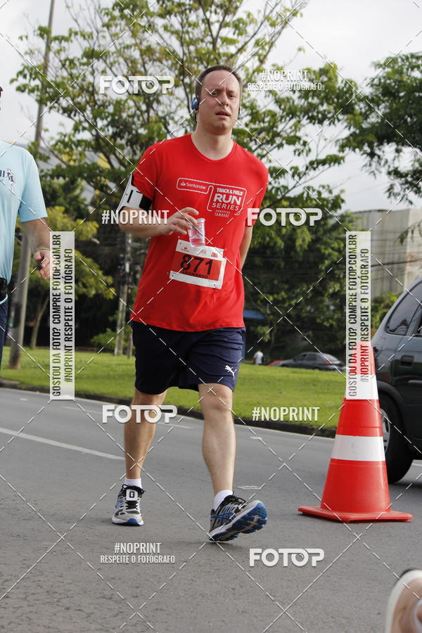 Buy your photos of the eventSantander Track & Field Run Series - Shopping Tambor on Fotop