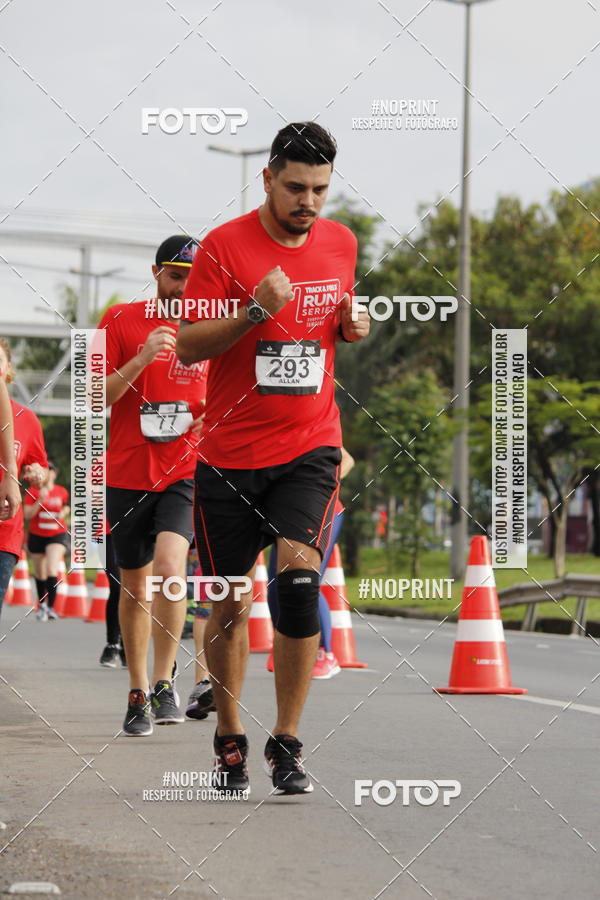 Buy your photos of the eventSantander Track & Field Run Series - Shopping Tambor on Fotop