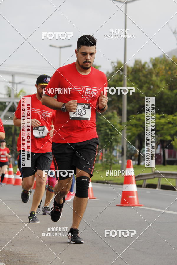Buy your photos of the eventSantander Track & Field Run Series - Shopping Tambor on Fotop