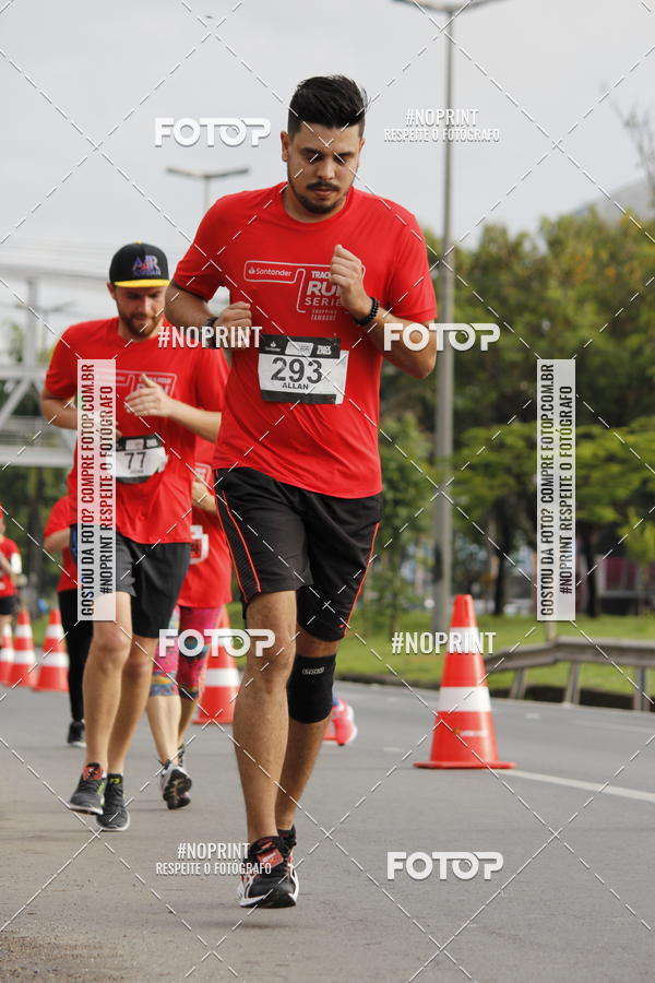 Buy your photos of the eventSantander Track & Field Run Series - Shopping Tambor on Fotop